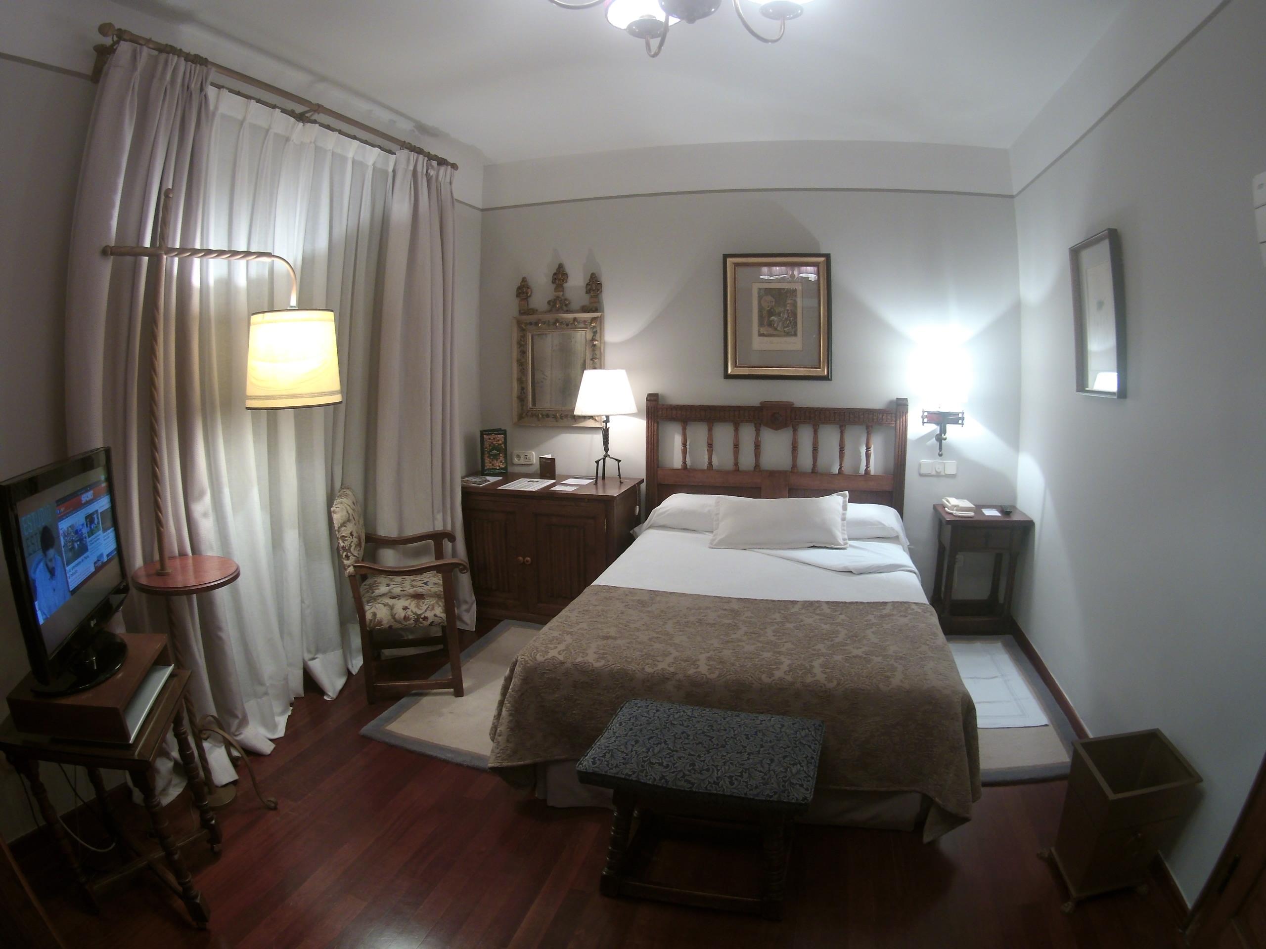 ホテル パラドール デ サンティアゴ - オスタル レイス カトリコス サンティアゴ・デ・コンポステーラ エクステリア 写真